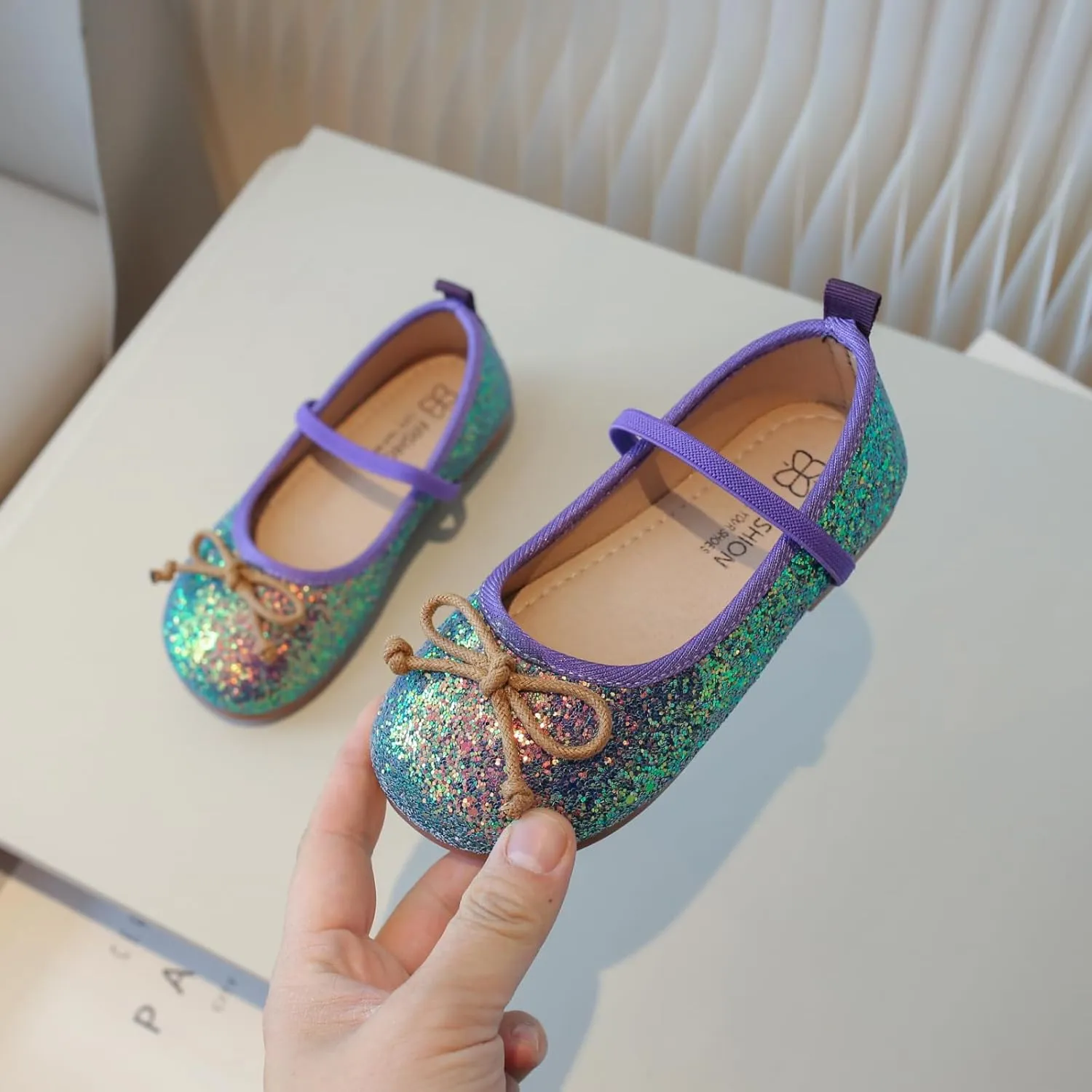 Children's Boat Shoes ?C Slip-On Loafers with Bow Tie Design and Sequin Trim, Comfortable Closed Toe Flats for Fall 2025