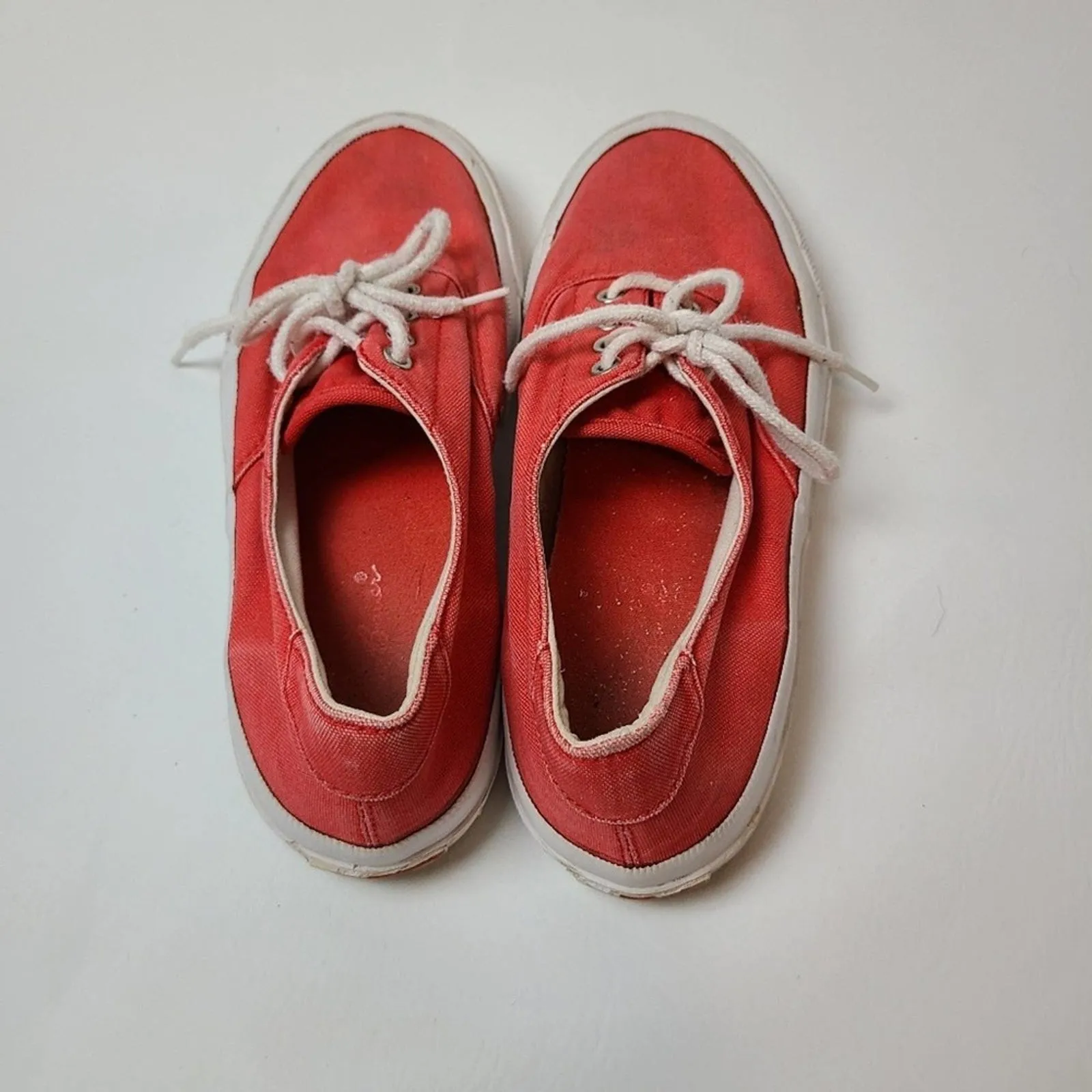 Eddie Bauer Canvas Lace Up Sneakers
