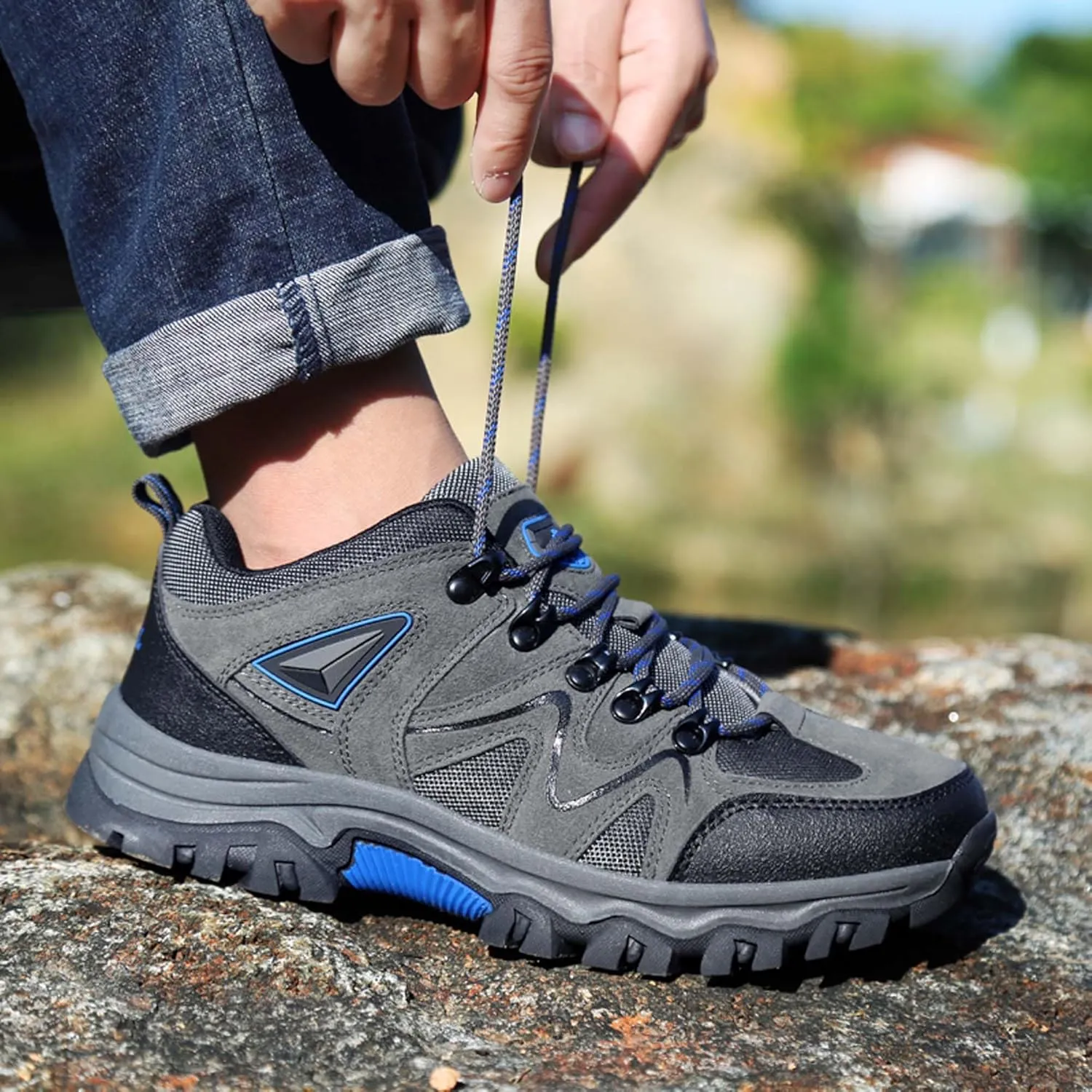 Mens Lace Up Low Top Hiking Shoes Rubber Soles Non Slip and Wear Resistant Climbing Shoes Lightweight and Breathable Scenic Spot Tourism Shoes Comfortable and Durable Hiking Walking Shoes