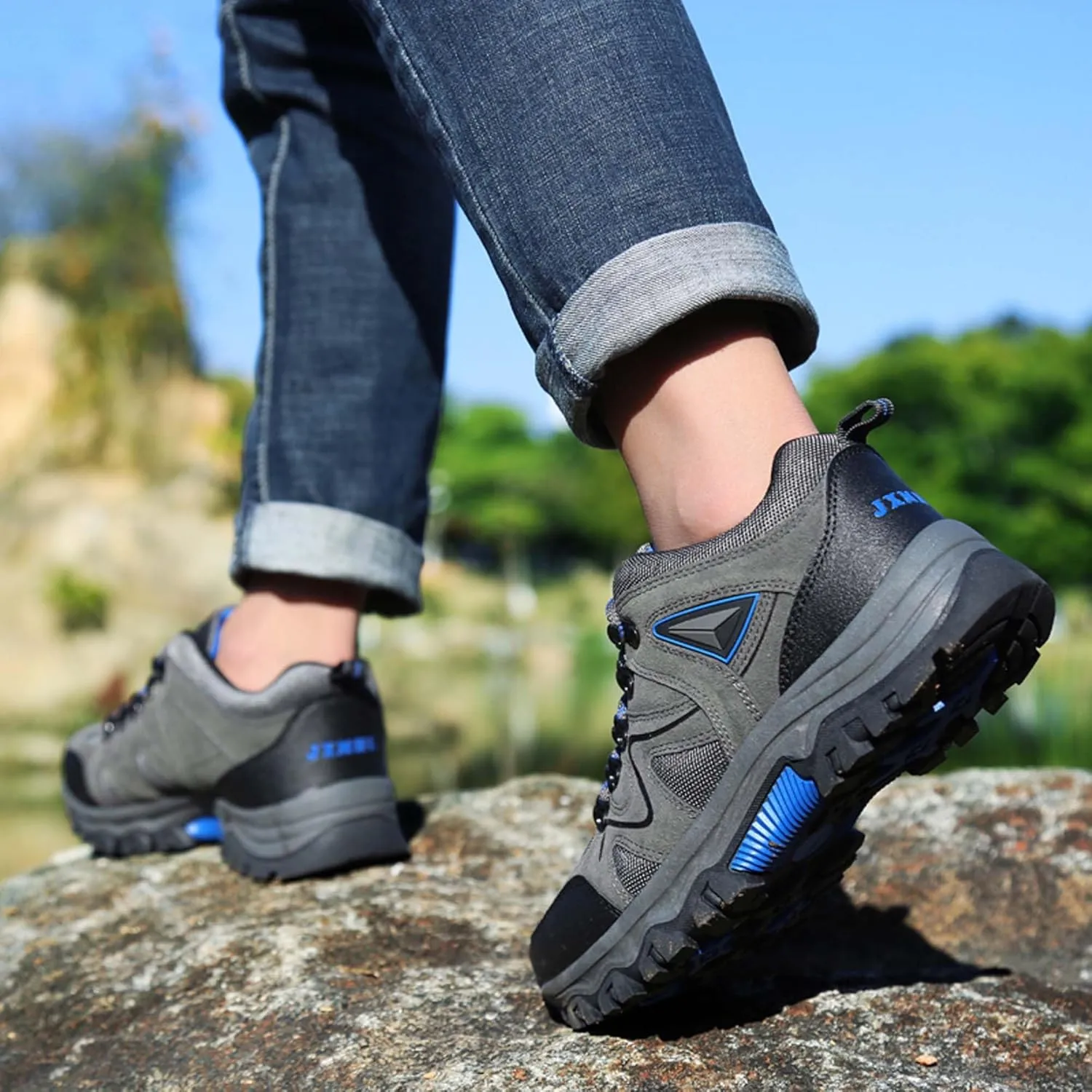 Mens Lace Up Low Top Hiking Shoes Rubber Soles Non Slip and Wear Resistant Climbing Shoes Lightweight and Breathable Scenic Spot Tourism Shoes Comfortable and Durable Hiking Walking Shoes