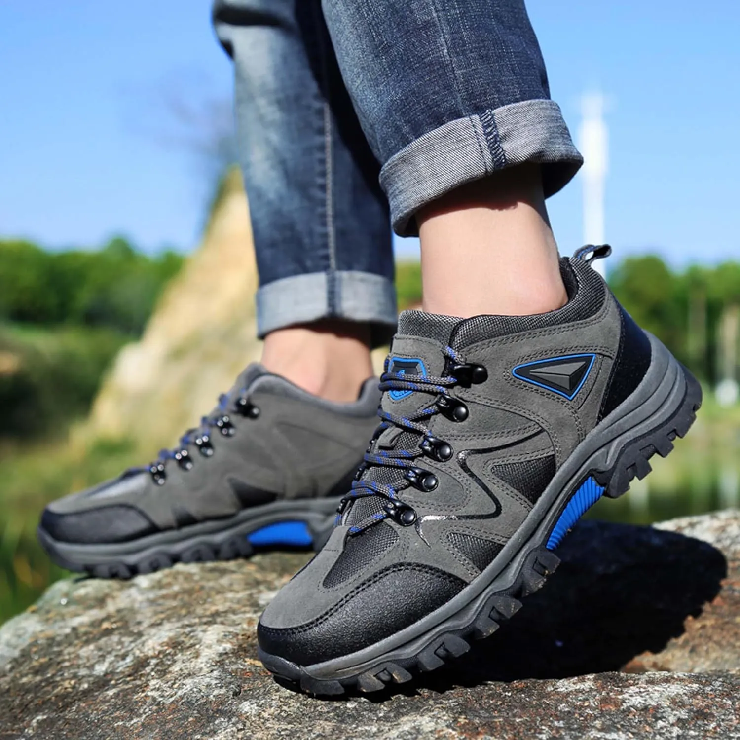 Mens Lace Up Low Top Hiking Shoes Rubber Soles Non Slip and Wear Resistant Climbing Shoes Lightweight and Breathable Scenic Spot Tourism Shoes Comfortable and Durable Hiking Walking Shoes